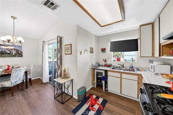 $589,000 | 24208 Sylvan Glen Road, Unit E, Diamond Bar, CA 91765