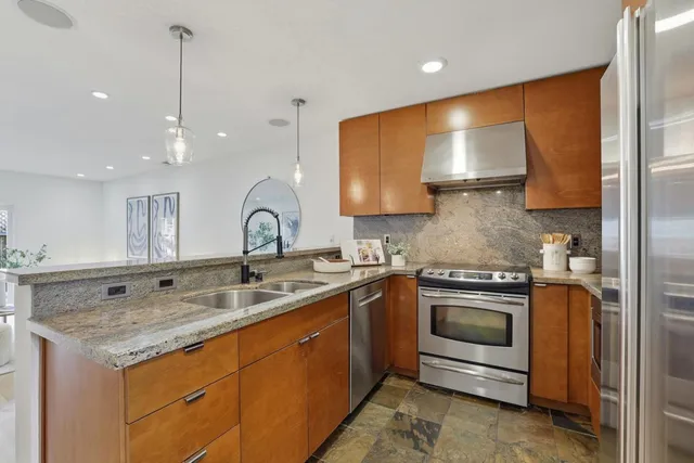 $899,000 | 1835 Palm View Place, Unit 105, Santa Clara, CA 95050