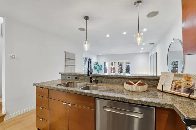 $899,000 | 1835 Palm View Place, Unit 105, Santa Clara, CA 95050