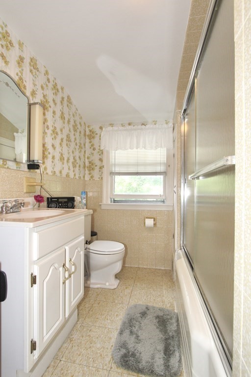 470 Massasoit Road Worcester, MA 01604 - Photo 11 of 18 Gallery Image 11