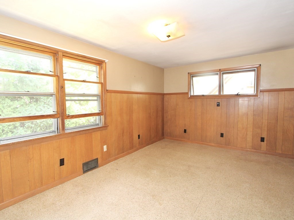 470 Massasoit Road Worcester, MA 01604 - Photo 4 of 18 Gallery Image 4
