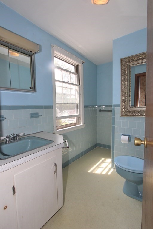 470 Massasoit Road Worcester, MA 01604 - Photo 5 of 18 Gallery Image 5