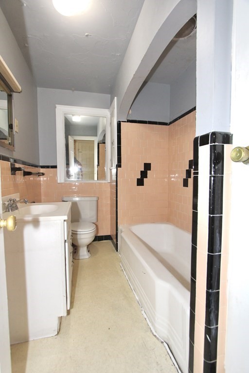 470 Massasoit Road Worcester, MA 01604 - Photo 7 of 18 Gallery Image 7