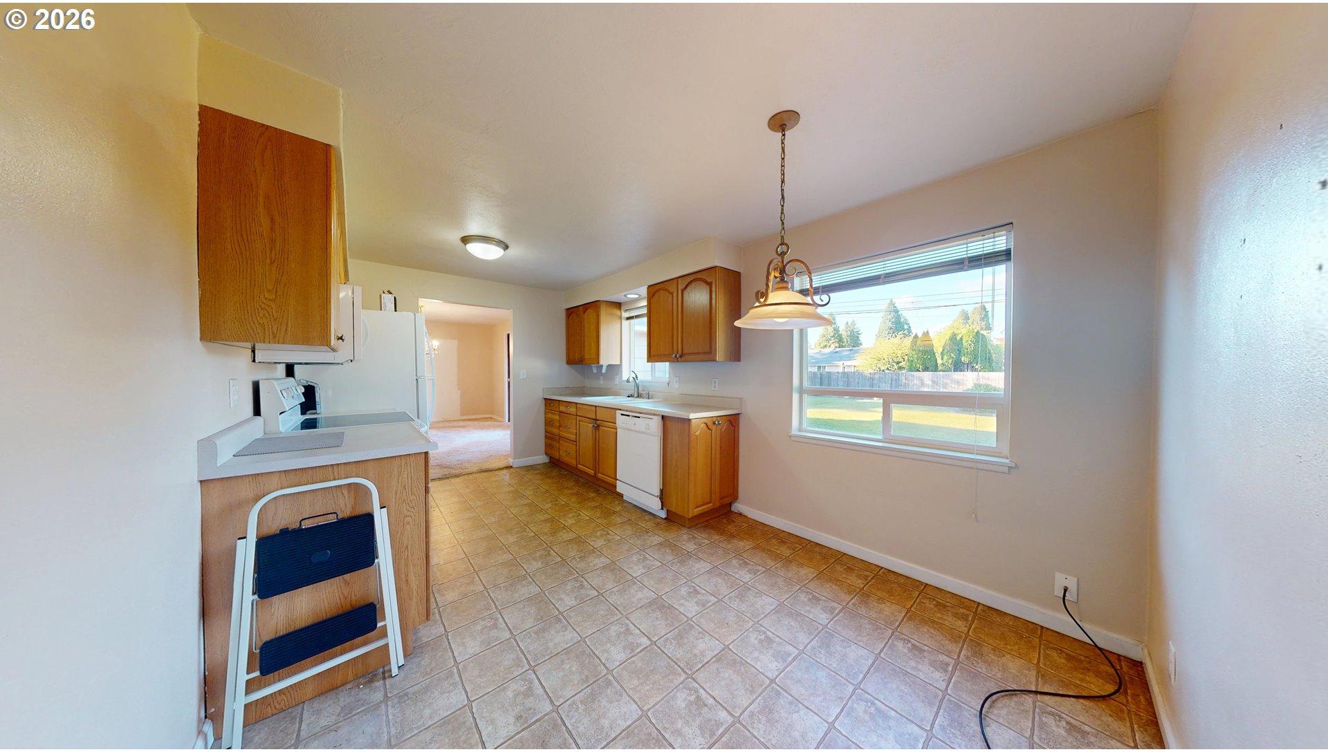 354 V Street Springfield, OR 97477 - Photo 15 of 42 Gallery Image 15
