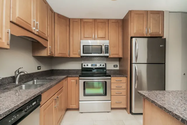 $2,519 | 10 East Ontario Street, Unit 4607, Chicago, IL 60611