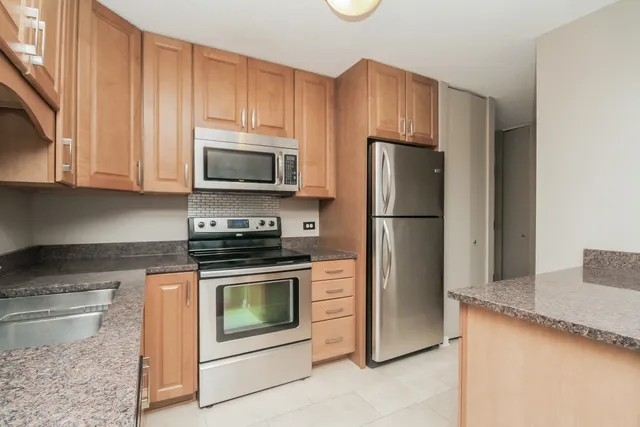 $2,519 | 10 East Ontario Street, Unit 4607, Chicago, IL 60611