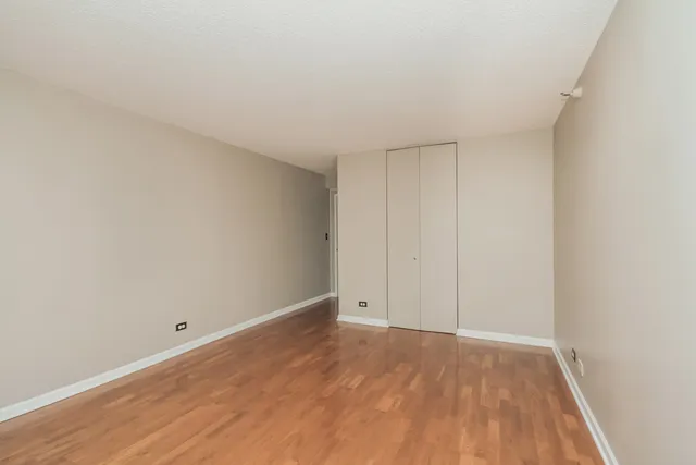 $2,519 | 10 East Ontario Street, Unit 4607, Chicago, IL 60611