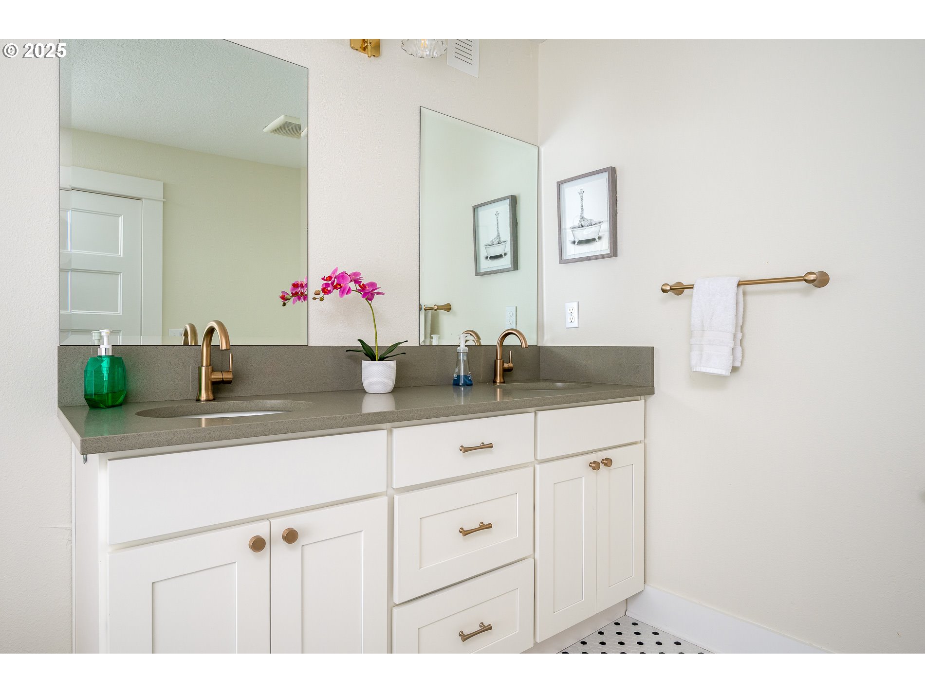 4824 Northeast 8th Avenue Portland, OR 97211 - Photo 20 of 39