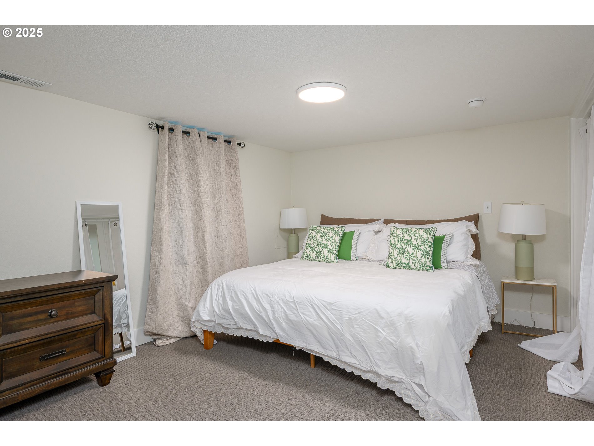 4824 Northeast 8th Avenue Portland, OR 97211 - Photo 23 of 39