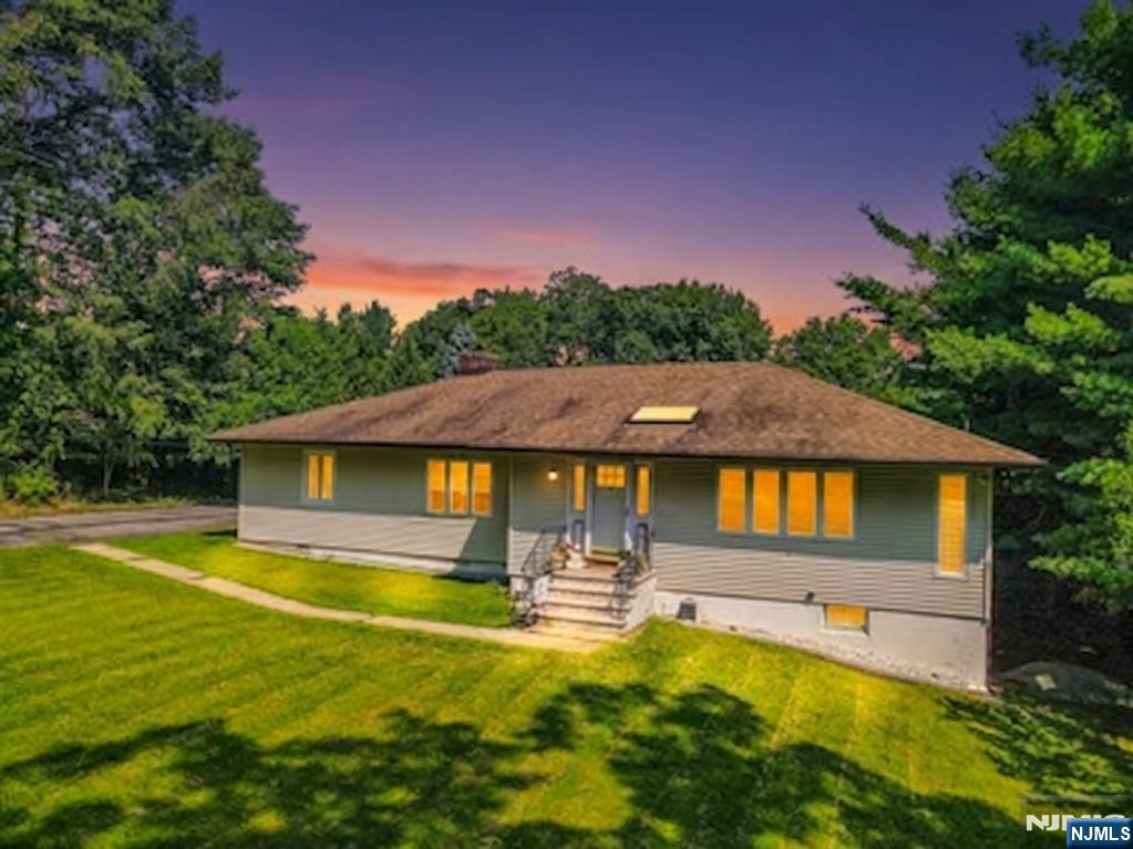 419 Ratzer Road Wayne, NJ 07470 - Photo 2 of 29