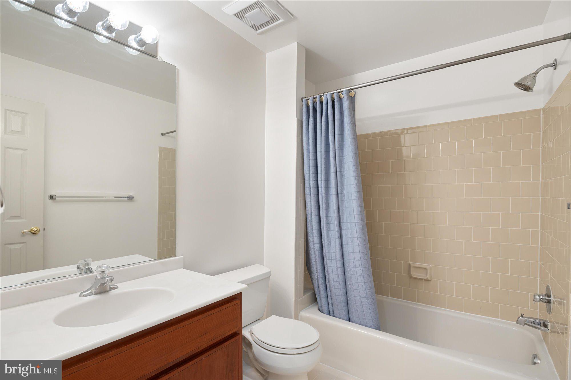 8319 Rising Ridge Way Bethesda, MD 20817 - Photo 33 of 44 Bathroom