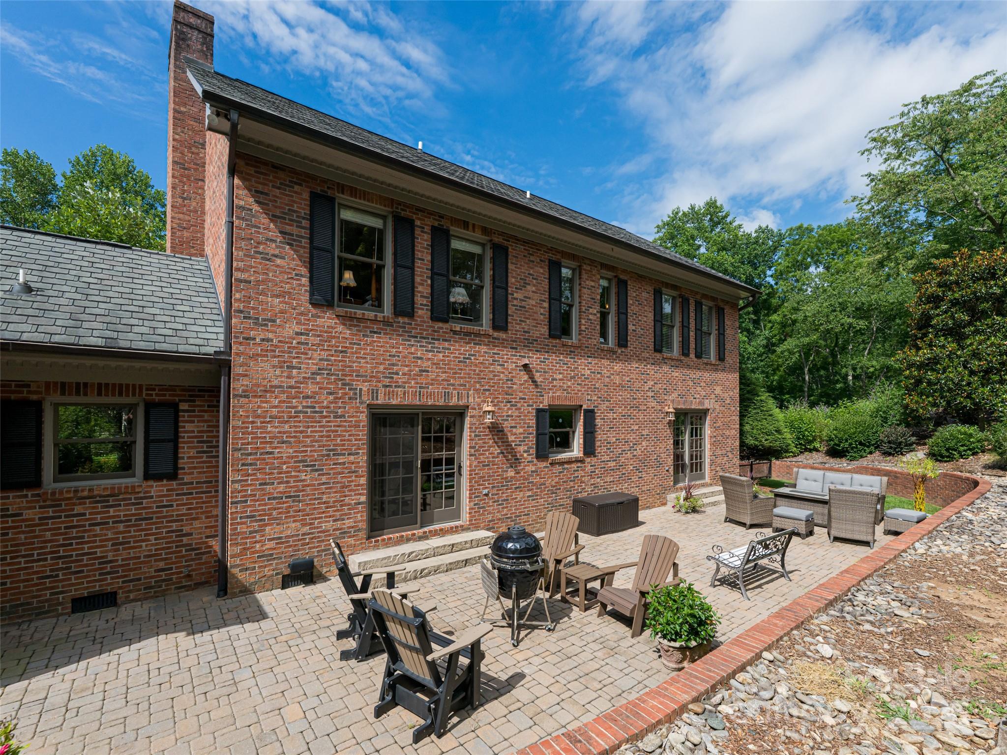 91 Carter Cove Road Asheville, NC 28804 - Photo 4 of 48