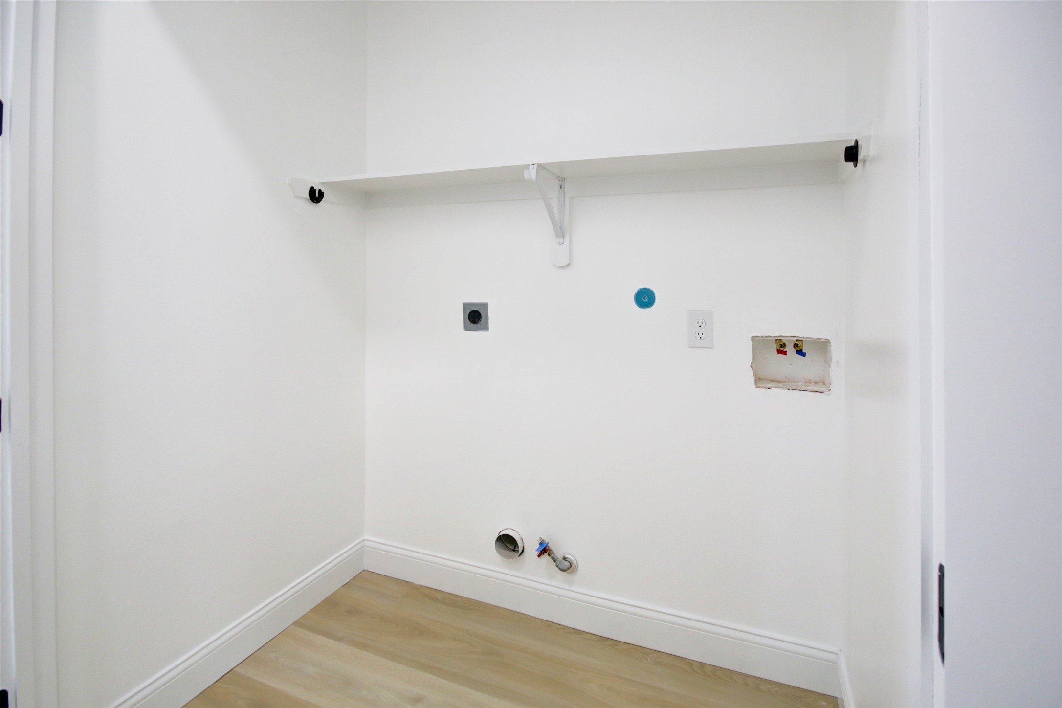 1214 West 24th Street, Unit A Houston, TX 77008 - Photo 36 of 45 a view of an empty room