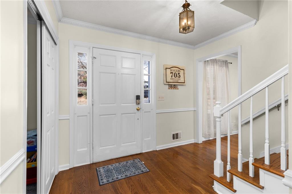 705 Springview Court Roswell, GA 30076 - Photo 5 of 79