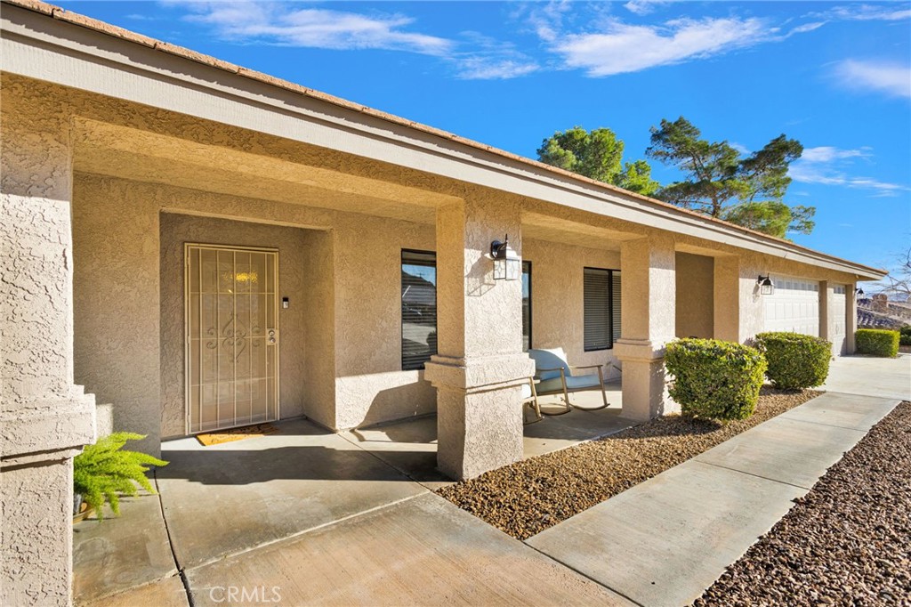 15931 Kewanee Road Apple Valley, CA 92307 - Photo 4 of 61