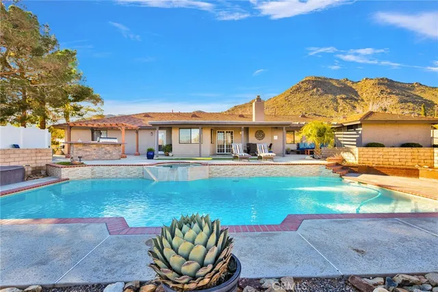 $550,000 | 15931 Kewanee Road, Apple Valley, CA 92307