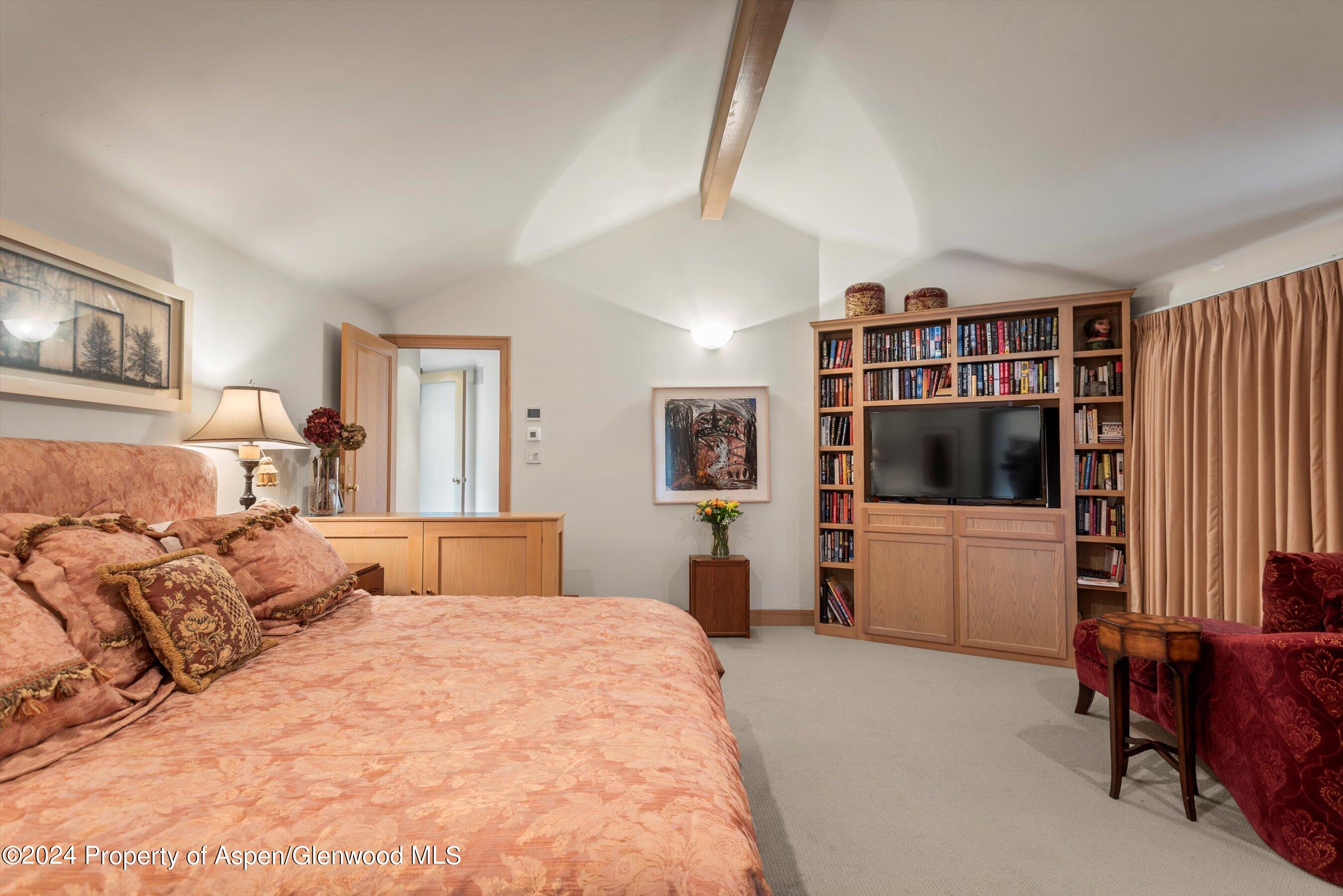 371 East Reds Road Aspen, CO 81612 - Photo 15 of 40 Primary Bedroom