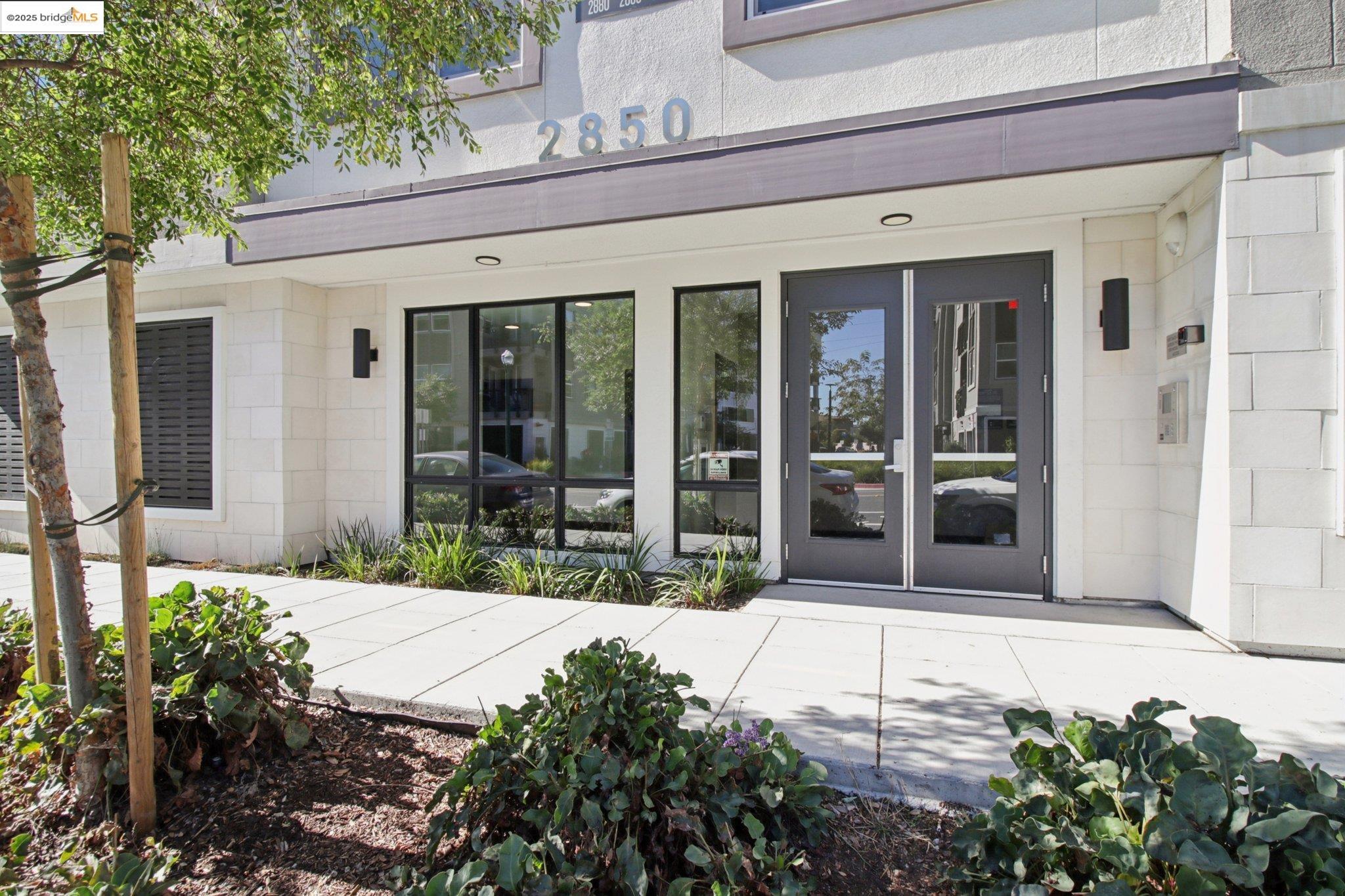 2878 5th Street Alameda, CA 94501 - Photo 4 of 56 front view of a building