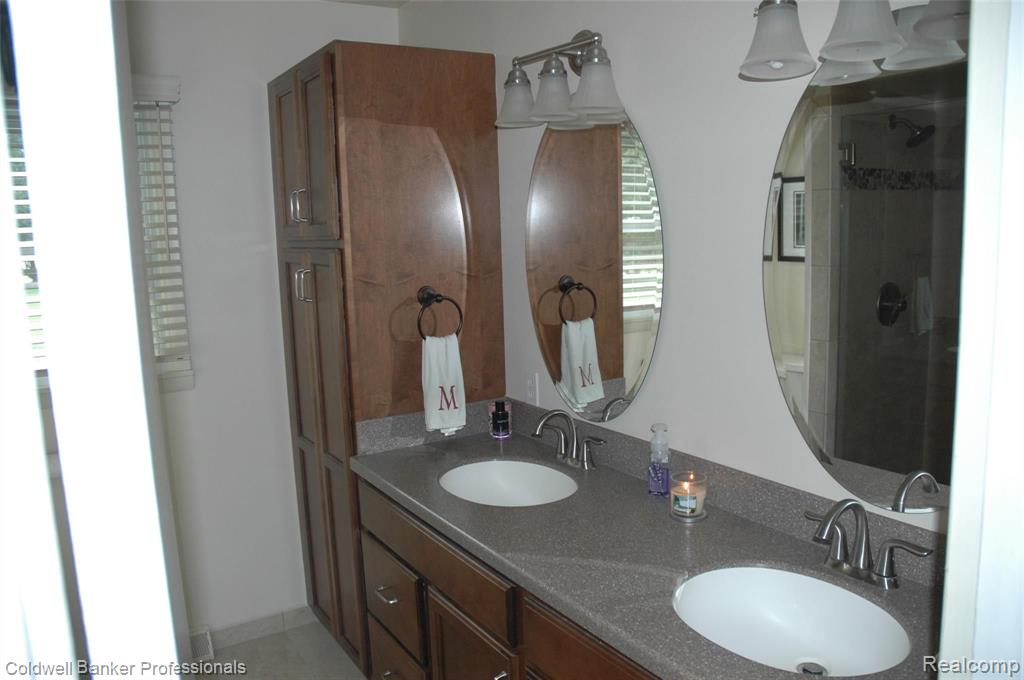 2094 Broker Road Lapeer, MI 48446 - Photo 19 of 31 Gallery Image 19