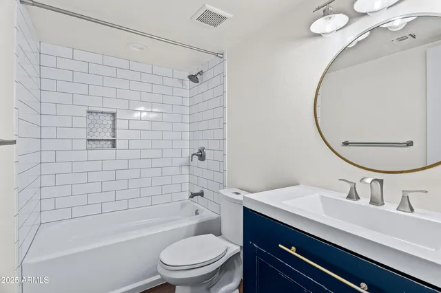 $400,000 | 4201 East Camelback Road, Unit 100, Phoenix, AZ 85018