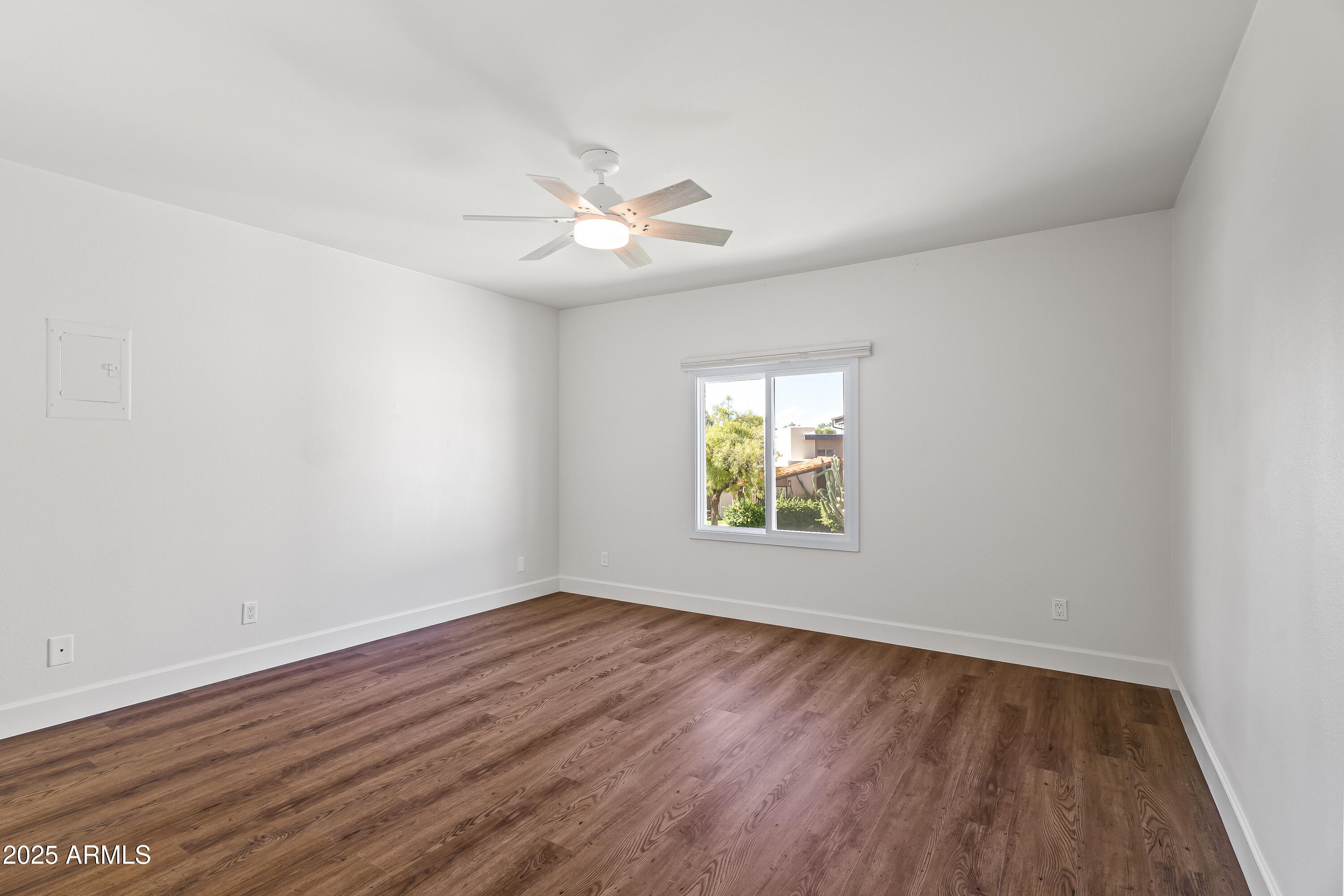 4201 East Camelback Road, Unit 100 Phoenix, AZ 85018 - Photo 18 of 24 Primary Bedroom