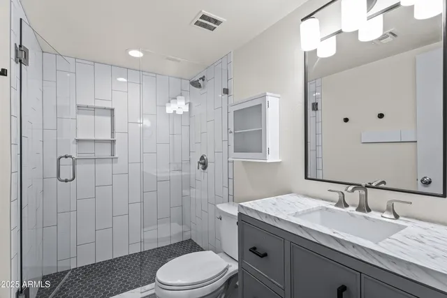 $400,000 | 4201 East Camelback Road, Unit 100, Phoenix, AZ 85018