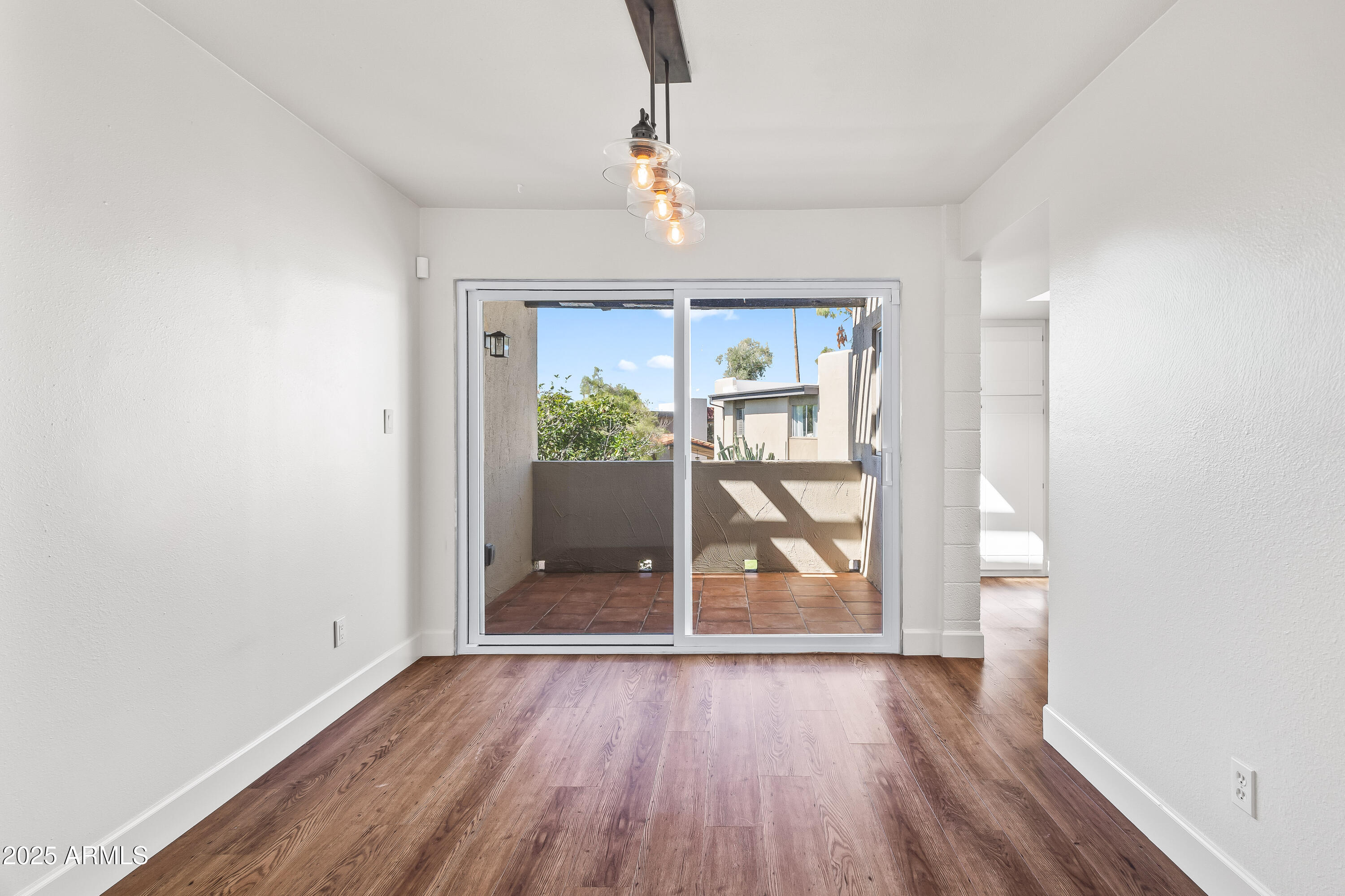 4201 East Camelback Road, Unit 100 Phoenix, AZ 85018 - Photo 5 of 24 Living Area | Dining