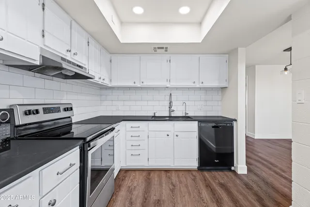 $400,000 | 4201 East Camelback Road, Unit 100, Phoenix, AZ 85018