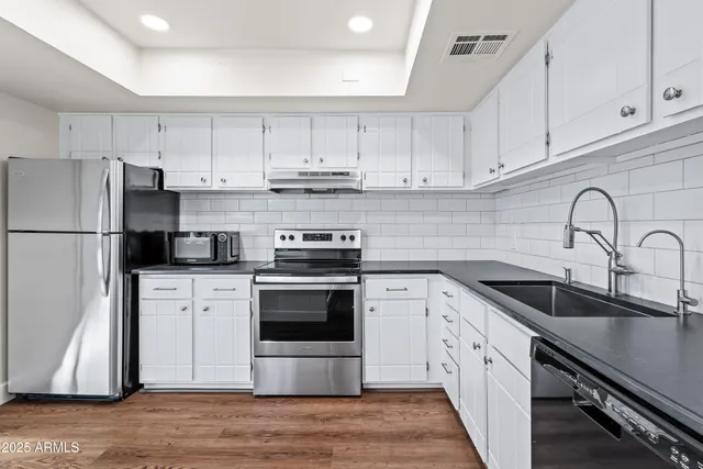 $400,000 | 4201 East Camelback Road, Unit 100, Phoenix, AZ 85018