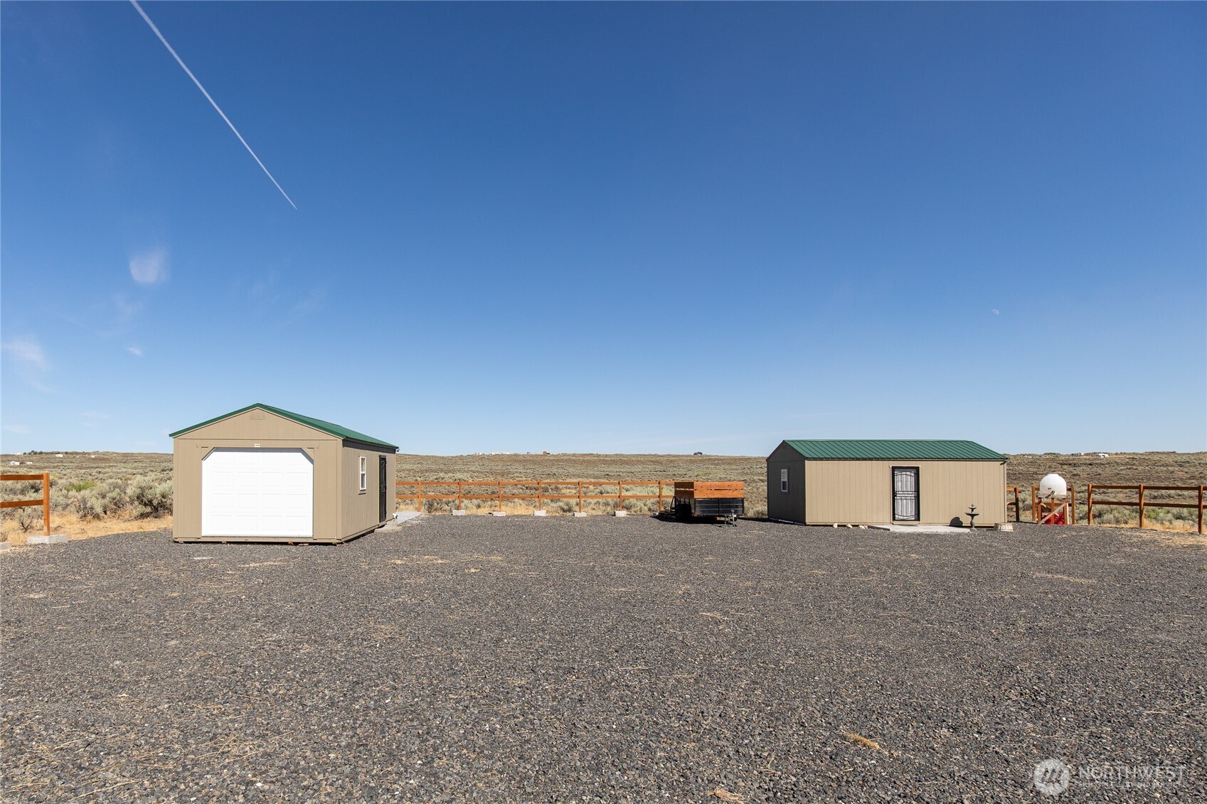 2795 Palomino Loop Ephrata, WA 98823 - Photo 5 of 15 a very nice looking room with a large window