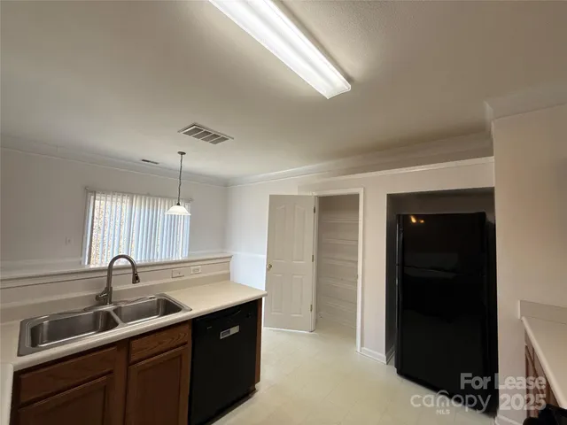 $2,150 | 2807 Forest Grove Court, Charlotte, NC 28269