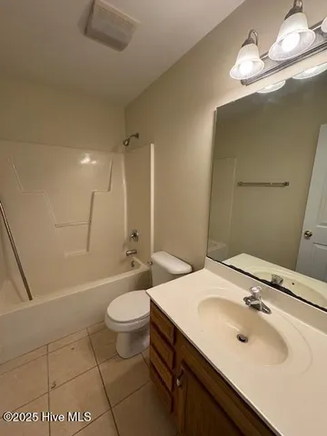 $2,100 | 7432 Thais Trail, Wilmington, NC 28411