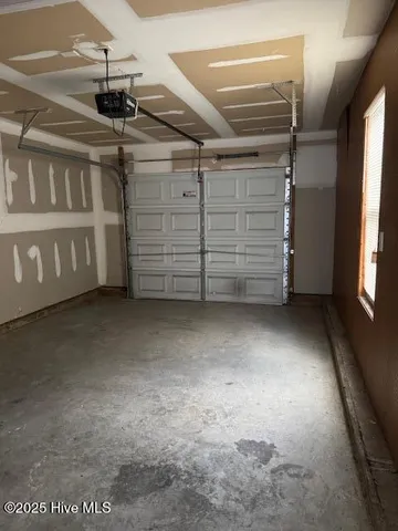 $2,100 | 7432 Thais Trail, Wilmington, NC 28411