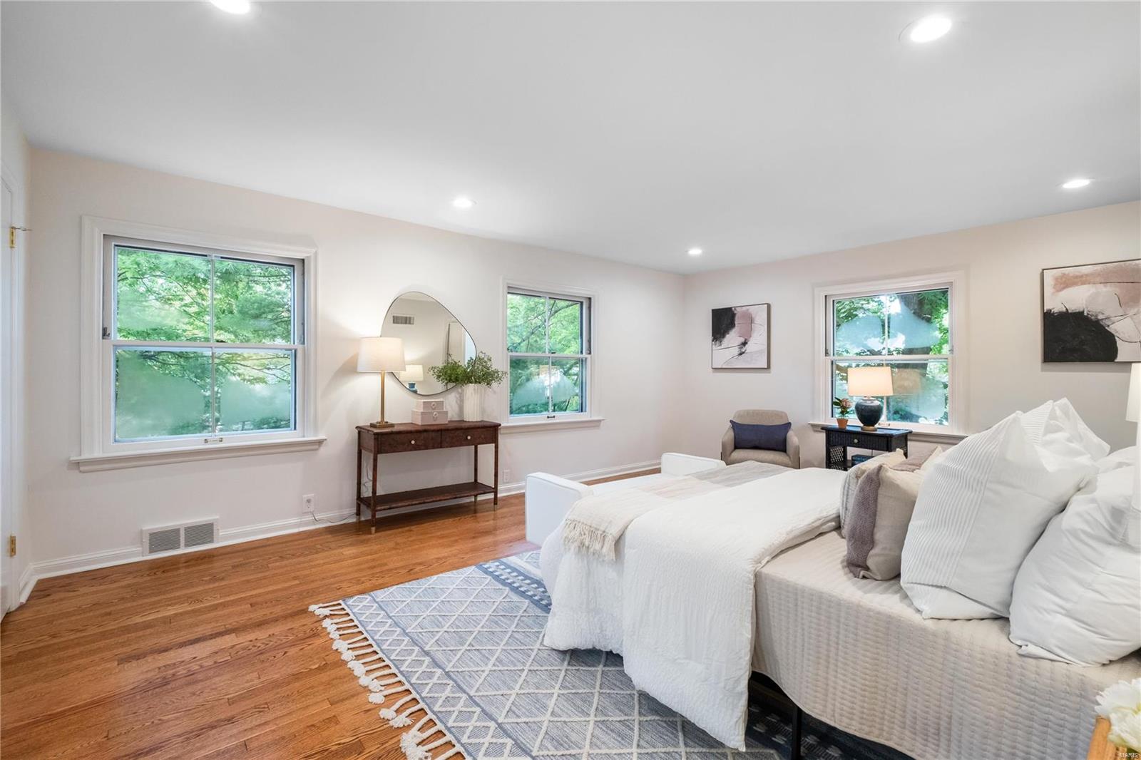 42 Pointer Lane Ladue, MO 63124 - Photo 11 of 22