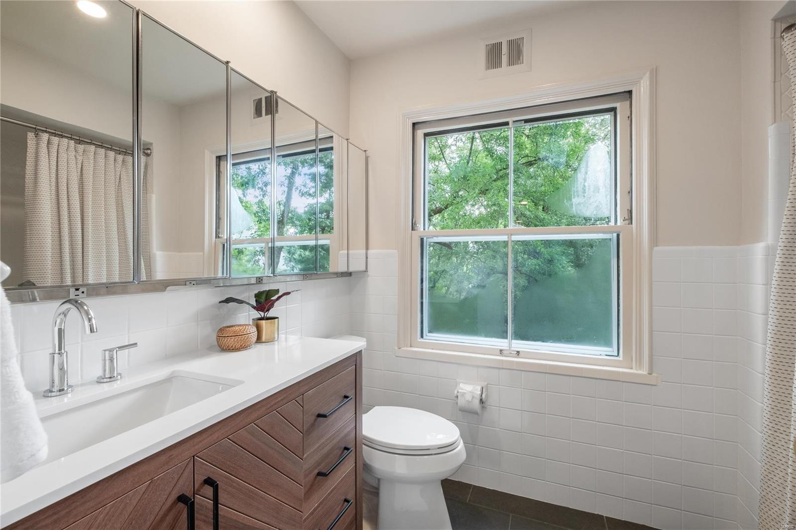 42 Pointer Lane Ladue, MO 63124 - Photo 12 of 22