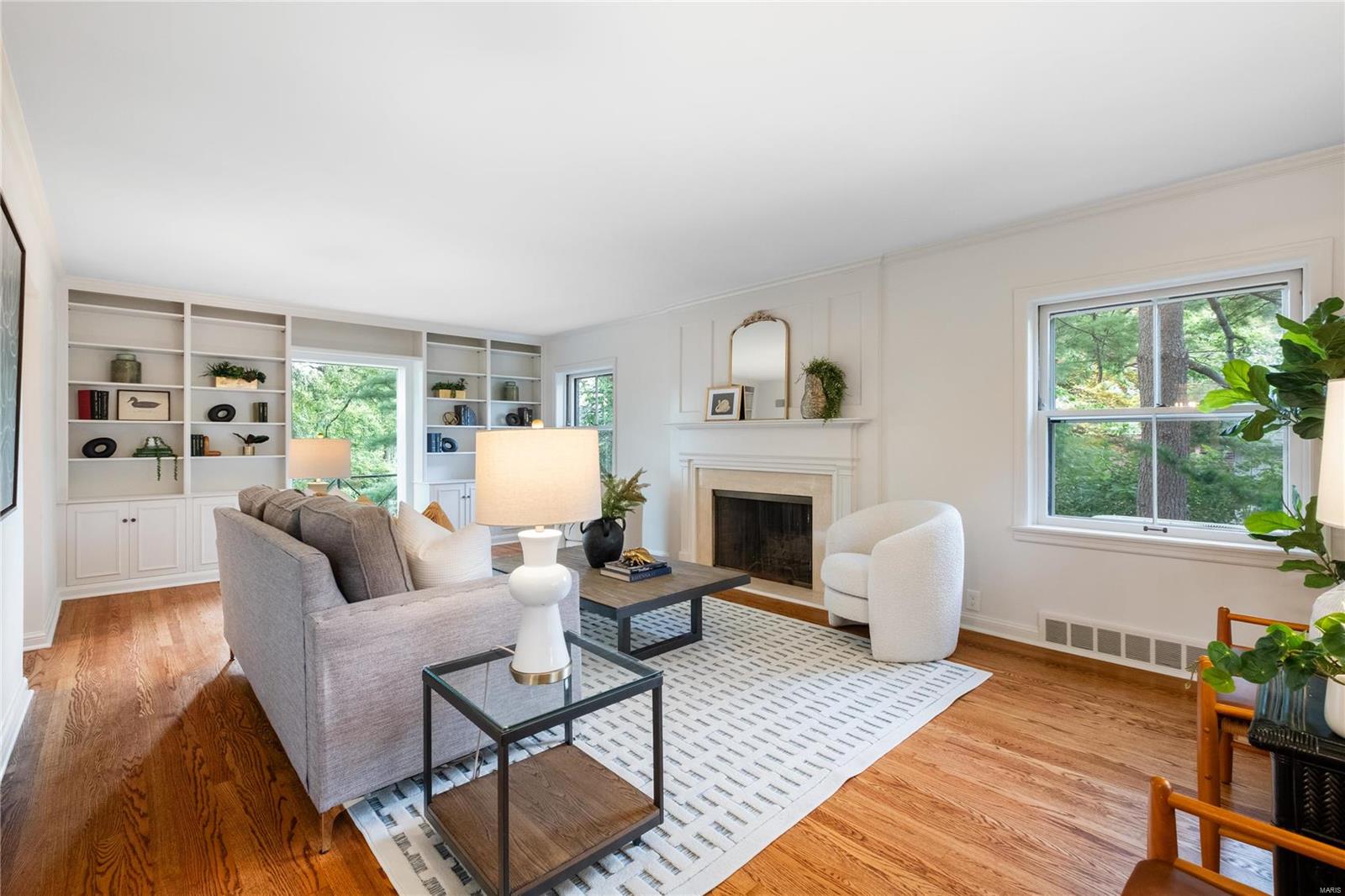 42 Pointer Lane Ladue, MO 63124 - Photo 3 of 22