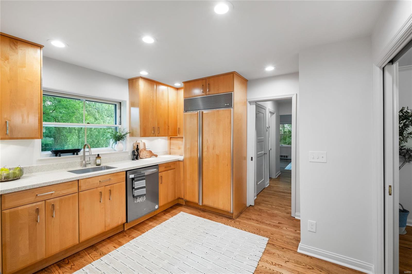 42 Pointer Lane Ladue, MO 63124 - Photo 8 of 22