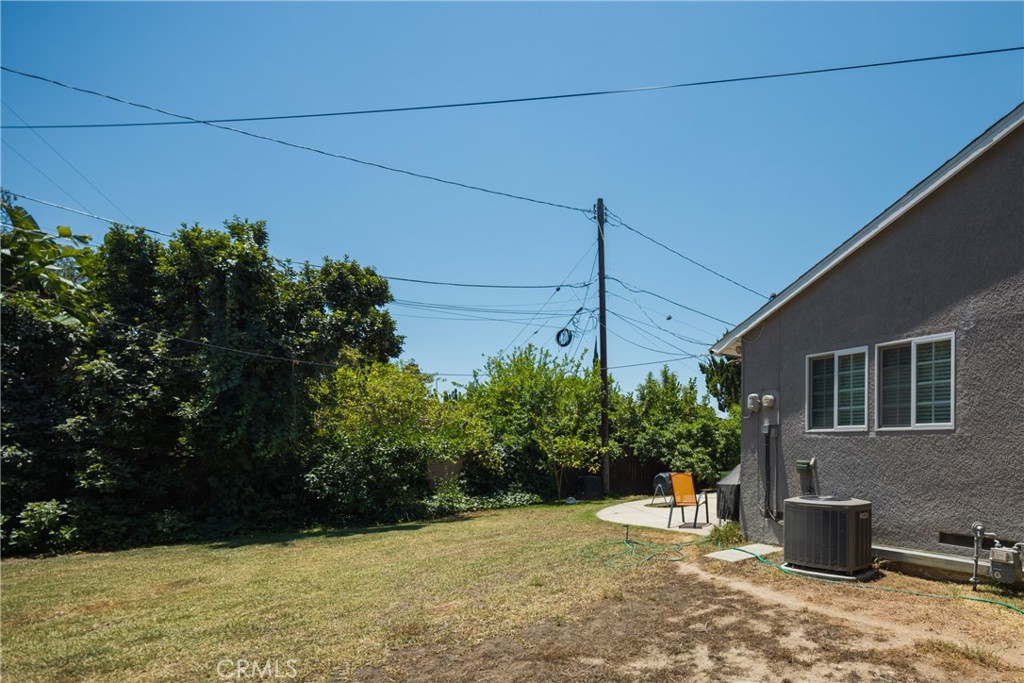620 Beverly Drive Arcadia, CA 91006 - Photo 24 of 29 a view of a backyard with plants