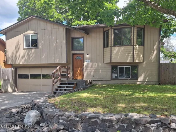 $459,000 | 9704 North Hillview Drive, Hayden, ID 83835