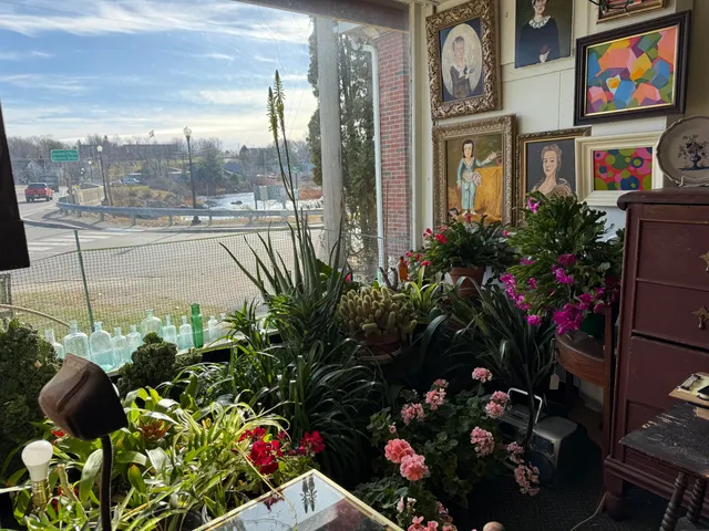 $1,000,000 | 4 Colonial Way, Machias, ME 04654