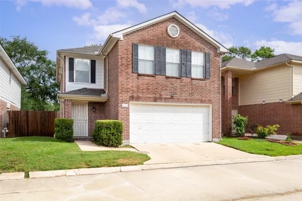 $1,950 | 8252 Golf Green Circle, Houston, TX 77036
