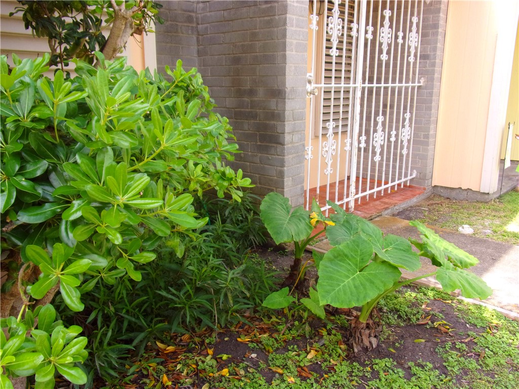 6702 Everhart Road, Unit V102 Corpus Christi, TX 78413 - Photo 3 of 32