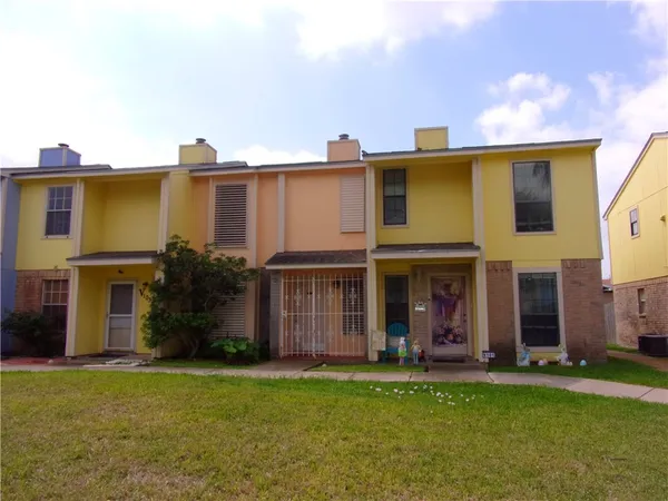 $1,200 | 6702 Everhart Road, Unit V102, Corpus Christi, TX 78413