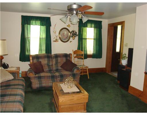 15633 West Lebanon Road Avonmore, PA 15618 - Photo 13 of 18 Living Room.