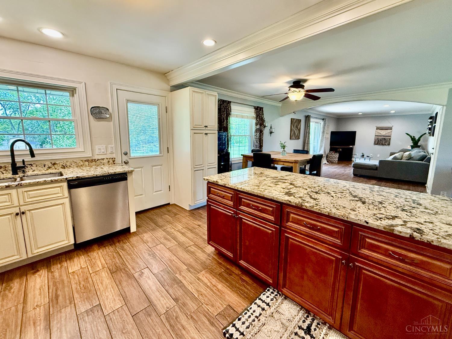 7860 Pfeiffer Road Montgomery, OH 45242 - Photo 16 of 40 Gallery Image 16