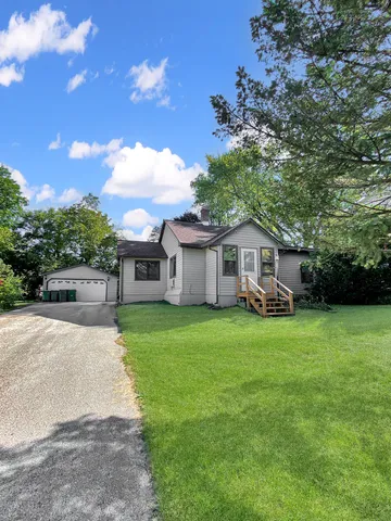 $189,900 | 11 South Lake Avenue, Fox Lake, IL 60020