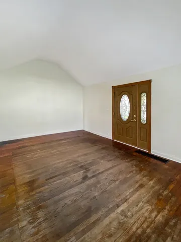 $189,900 | 11 South Lake Avenue, Fox Lake, IL 60020