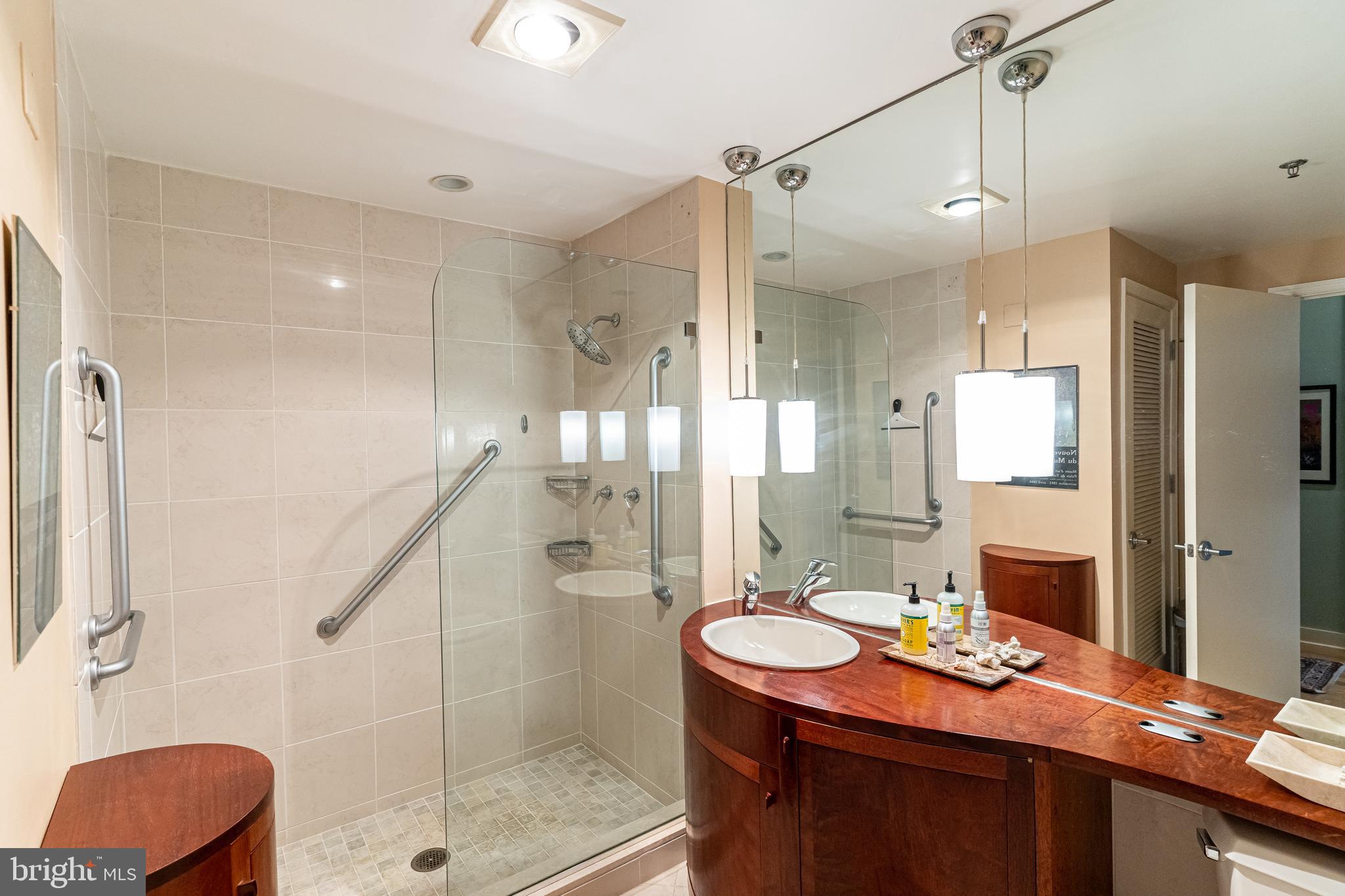 675 E Street Northwest, Unit 220 Washington, DC 20004 - Photo 20 of 37