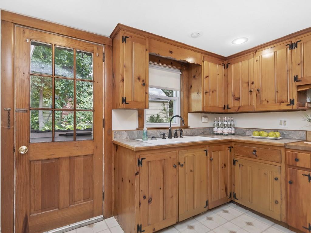 95 Lawrence Street Canton, MA 02021 - Photo 4 of 36 Gallery Image 4