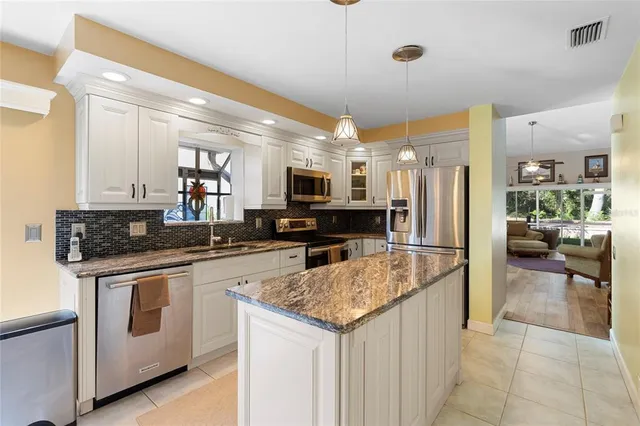 $388,000 | 4966 Clubview Court East, Bradenton, FL 34203